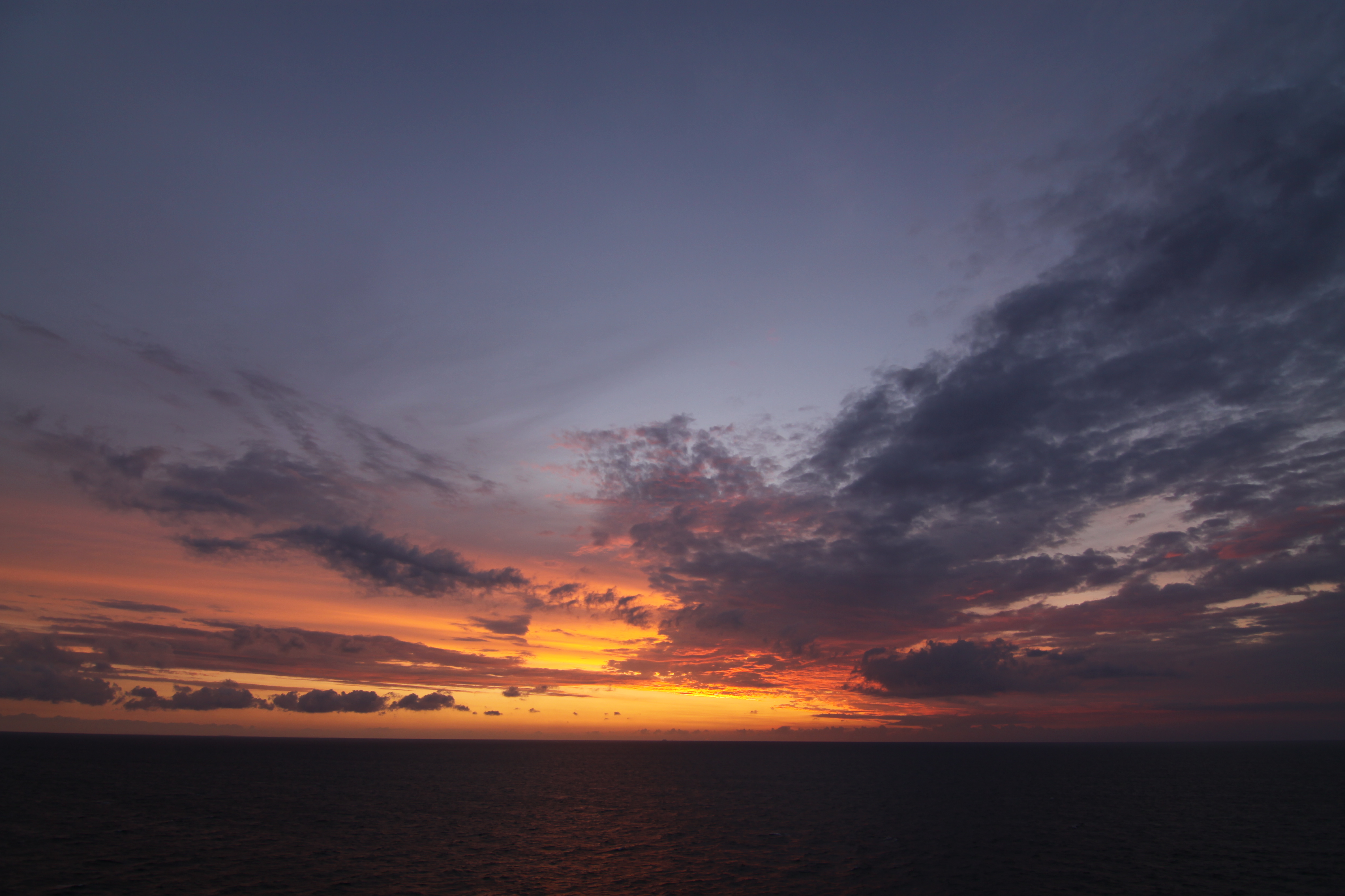 13 Sonnenuntergang auf dem Meer